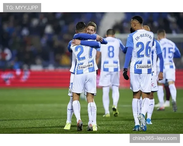 萨比策状态回暖,关键表现助奥地利国家队斩获重要胜利 萨比策状态回暖,关键表现助奥地利国家队斩获重要胜利