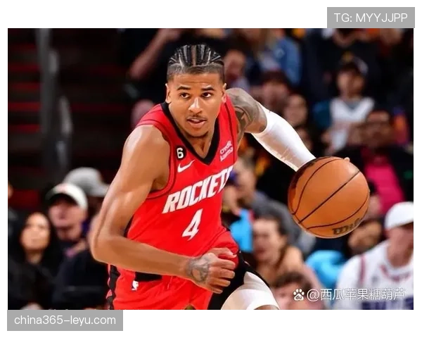 怀特背身单打效率提升明显 拉开与队友关键时刻表现差距